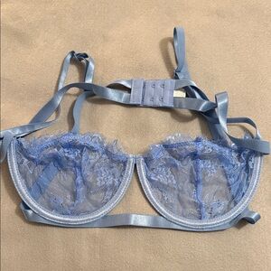 Elegant Lace Underwire Bra in Blue